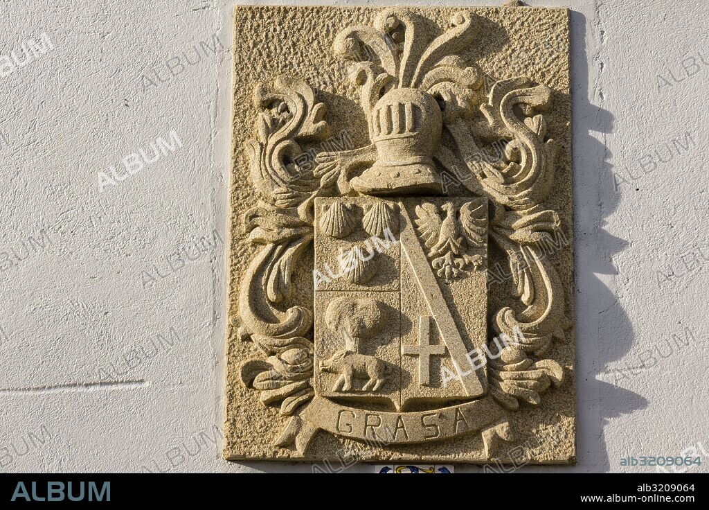 escudo de armas de la casa Grasa, Olsón, municipio de Ainsa-SobrarbeProvincia de Huesca, Comunidad Autónoma de Aragón, cordillera de los Pirineos, Spain, europe.