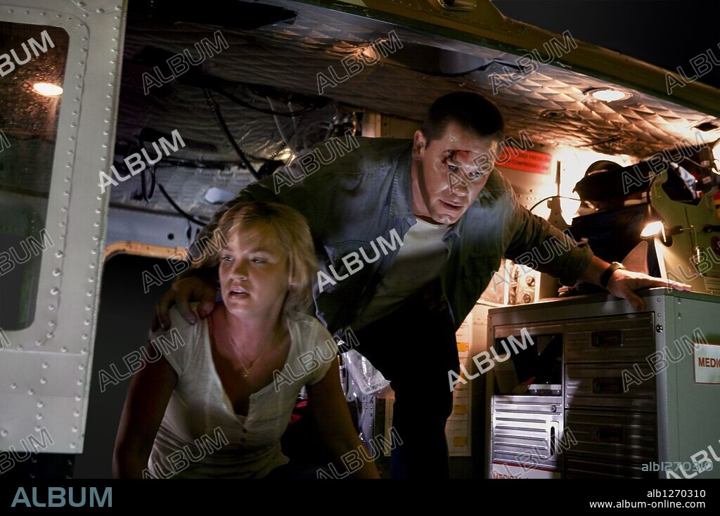 ASHLEY SCOTT and JOHN CENA in 12 ROUNDS, 2009, directed by RENNY HARLIN. Copyright MARK GORDON COMPANY, THE/MIDNIGHT SUN PICTURES/WWE FILMS / PERRET, PATTI.