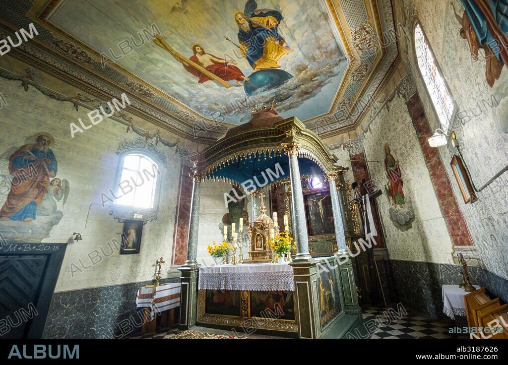 iglesia de San Nicolas y San Juan Bautista, catolica griega, construida en 1837,Tyrawa Solna, valle del rio San, , voivodato de la Pequeña Polonia, Cárpatos,  Polonia, europe.