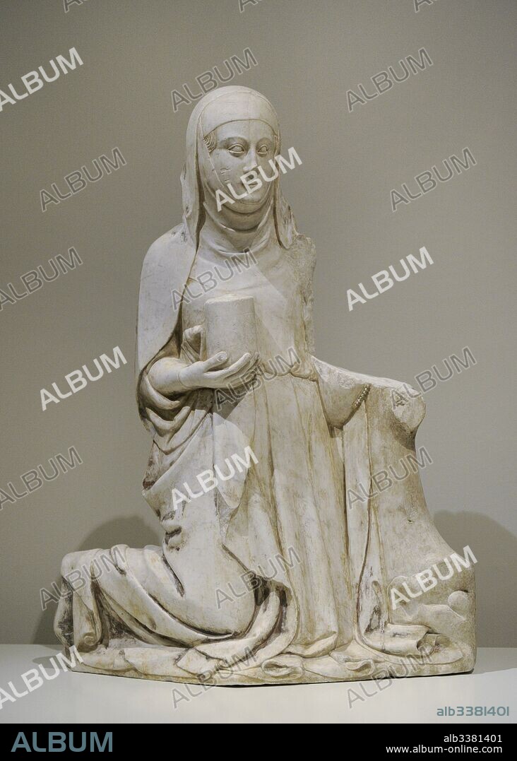 Santa María Magdalena o Magdala. Primera persona a la que Jesús se apareció después de resucitado. Talla en mármol con restos de policromía, segundo tercio del siglo XIV. Obra del Maestro de Pedralbes. Procede de la capilla del cementerio de la Catedral de Barcelona. Museo Nacional de Arte de Cataluña. Barcelona. Cataluña. España.