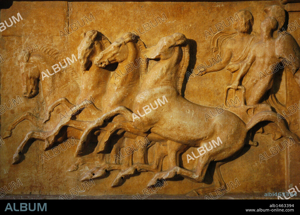 "ANFIARAO EN SU CARRO". Héroe griego y rey de Argos. Relieve procedente de Oropo (Atica), fechado en el S. IV aC. Museo de Pérgamo. Berlín. Alemania.