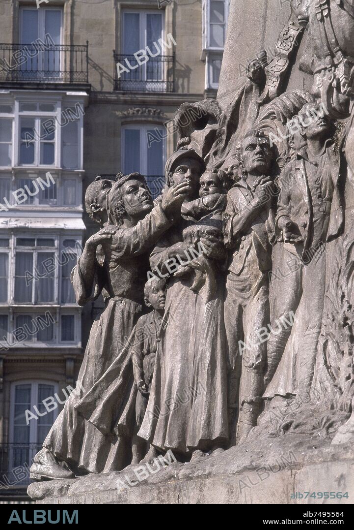 MONUMENTO INDEPENDENCIA DE ESPAÑA EN LA BATALLA DE VITORIA-21 JUNIO DE 1813-PLAZA VIRGEN BLANCA-DET.