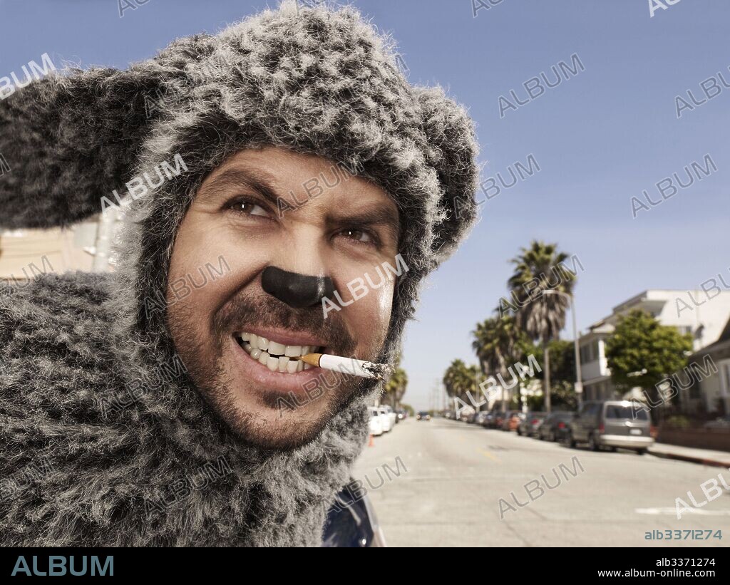 JASON GANN in WILFRED, 2011, unter der Regie von ADAM ZWAR, DAVID ZUCKERMAN und JASON GANN. Copyright FX NETWORK.