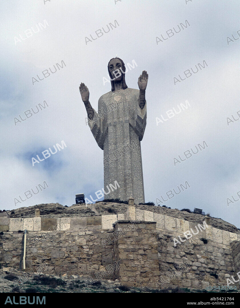 VICTORIO MACHO. MACHO , VICTORIO. ESCULTOR ESPAÑOL . PALENCIA 1887 - 1966. " CRISTO DEL OTERO " . MONUMENTO EN PALENCIA.