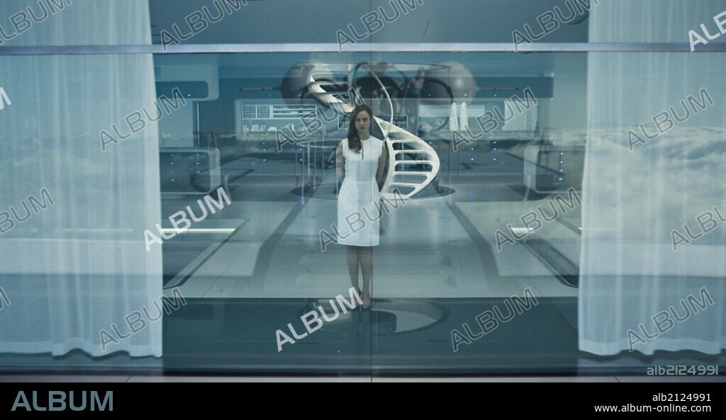 ANDREA RISEBOROUGH in OBLIVION, 2013, directed by JOSEPH KOSINSKI. Copyright UNIVERSAL PICTURES.