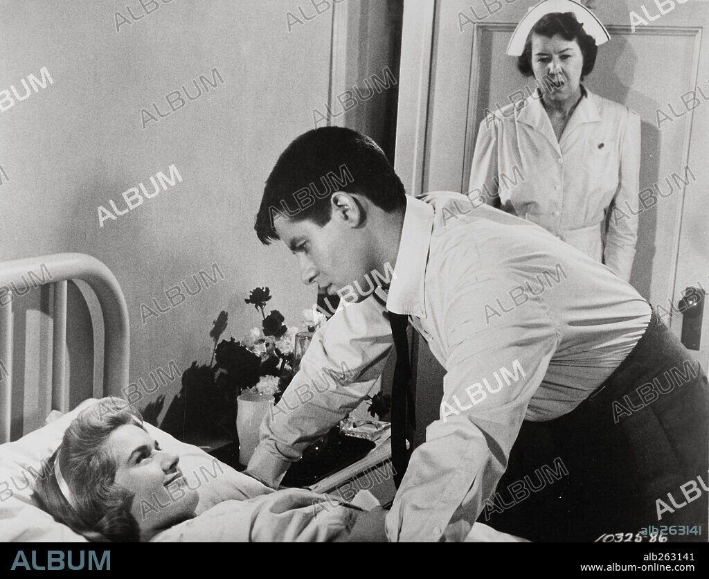 JERRY LEWIS y MARILYN MAXWELL en YO SOY EL PADRE Y LA MADRE, 1958 (ROCK-A-BYE BABY), dirigida por FRANK TASHLIN. Copyright PARAMOUNT PICTURES.