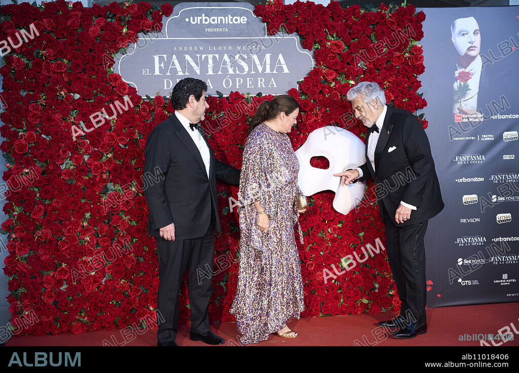 Placido Domingo, Alvaro Maurizio Domingo, Renee Domingo attends 'The Phantom of the Opera' Premiere at Albeniz Theatre on October 3, 2023 in Madrid, Spain.