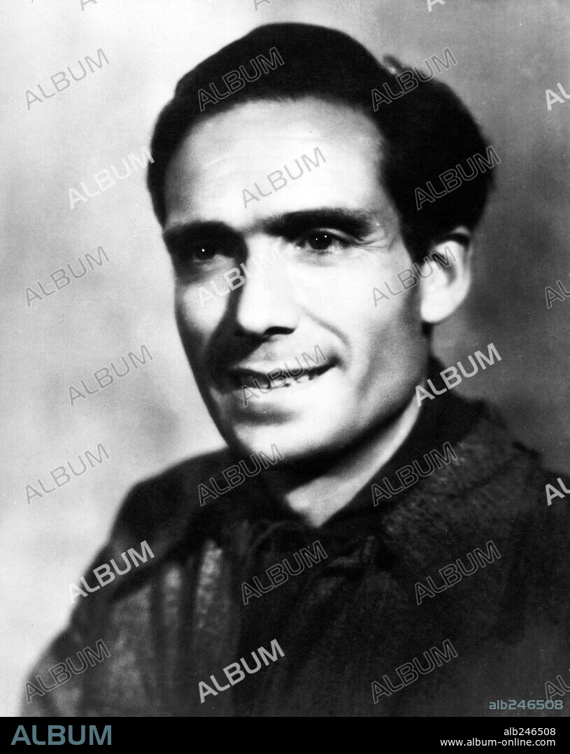 LAMBERTO MAGGIORANI en LADRÓN DE BICICLETAS, 1948 (LADRI DI BICICLETTE), dirigida por VITTORIO DE SICA. Copyright PDS/ENIC.