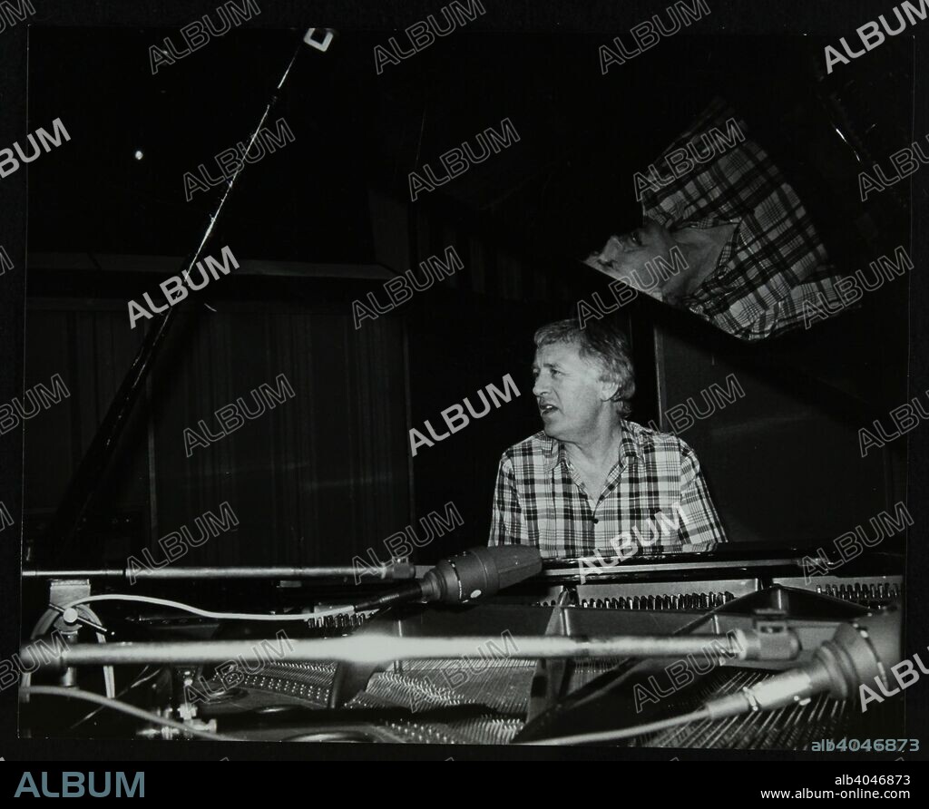 Brian Dee on the piano, Lansdowne Studios, Holland Park, London, 1989.