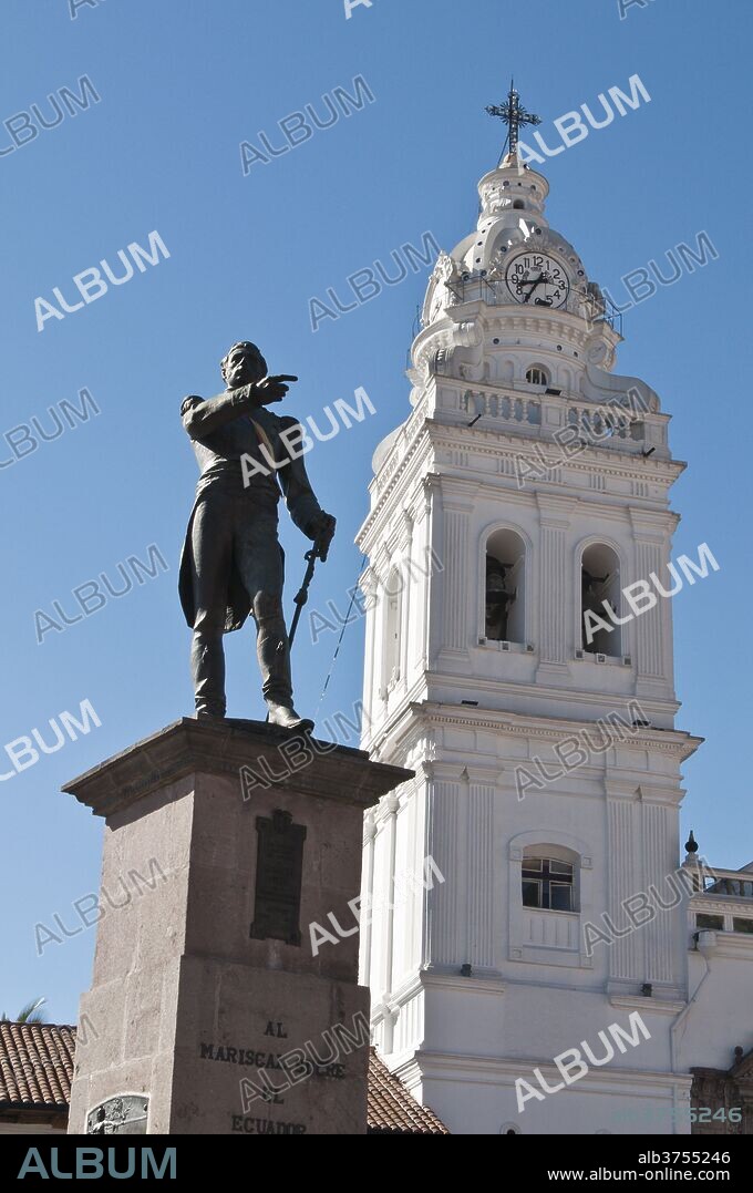 Santo Domingo Church and statue of Marshal Mariscal Sucre, Historic Center, UNESCO World Heritage Site, Quito, Ecuador, South America.