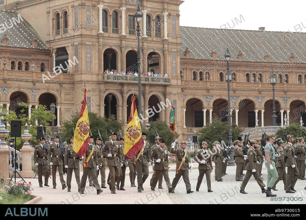 Sevilla, 21/05/2022. Jura de bandera de personal civil en la Plaza de España. Foto: Raúl Doblado. ARCHSEV.