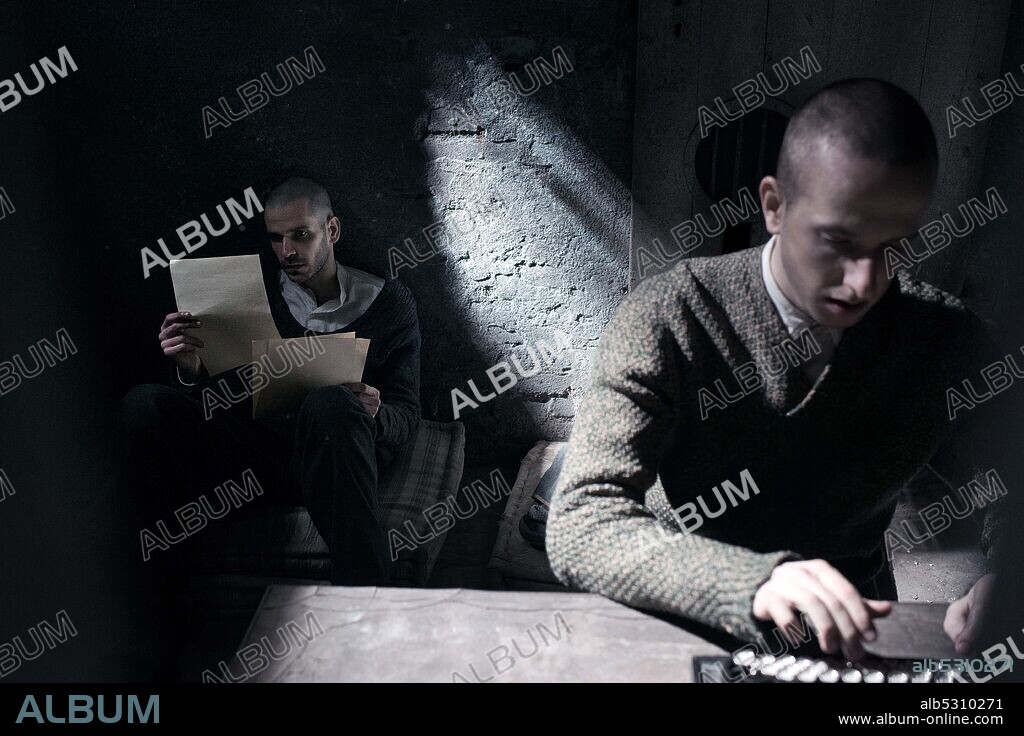 NOEL CZUCZOR en EL INFORME AUSCHWITZ, 2021 (THE AUSCHWITZ REPORT), dirigida por PETER BEBJAK. Copyright Agresywna Banda.