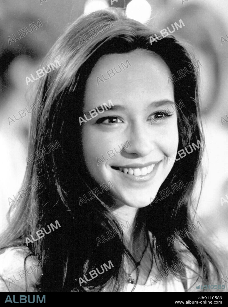 JENNIFER LOVE HEWITT dans HOUSE ARREST, 1996, réalisé par HARRY WINER. Copyright Metro-Goldwyn-Mayer (MGM).