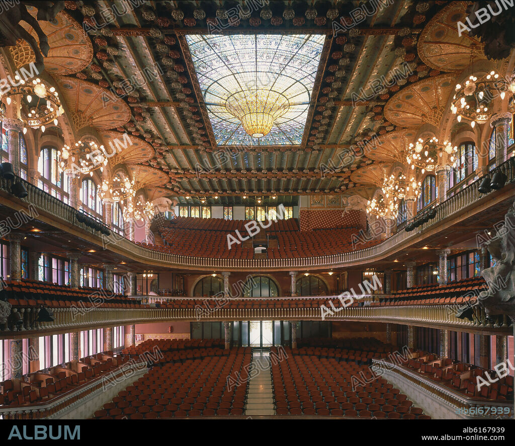 LLUÍS DOMÈNECH I MONTANER. INTERIOR DEL PALAU DE LA MUSICA DESDE EL ESCENARIO-CLARABOYA-PALCOS Y GALLINERO - SIGLO XX.