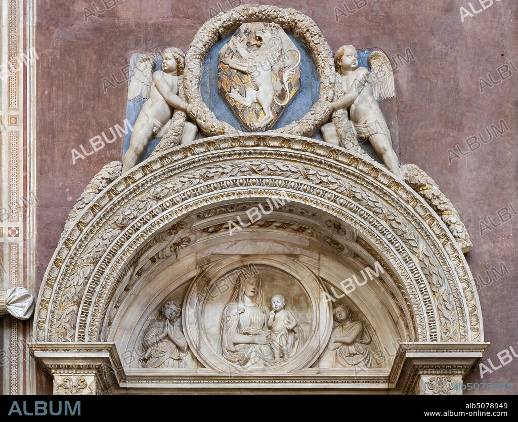 Basilica of the Holy Cross, right aisle: "Sepulchre of Leonardo Bruni", by Bernardo Rossellino (1444-5).. Detail.