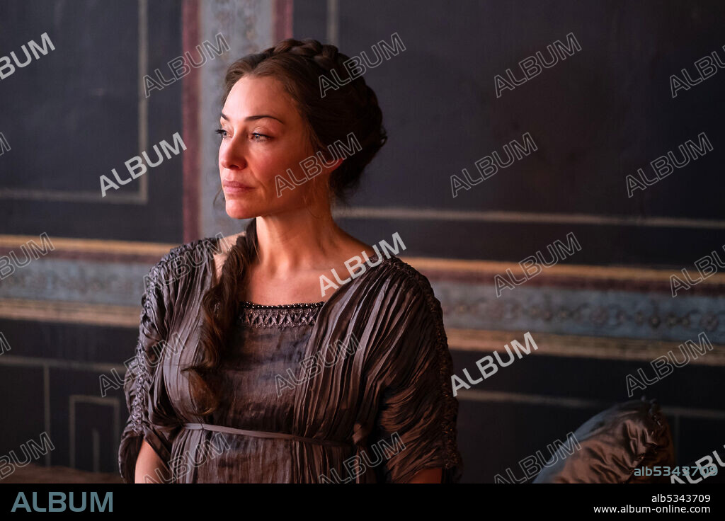 CLAIRE FORLANI in DOMINA, 2021, unter der Regie von CLAIRE MCCARTHY und DAVID EVANS. Copyright CATTLEYA.
