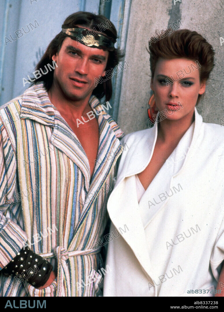 ARNOLD SCHWARZENEGGER y BRIGITTE NIELSEN en EL GUERRERO ROJO, 1985 (RED SONJA), dirigida por RICHARD FLEISCHER. Copyright M.G.M/UNITED ARTIST.