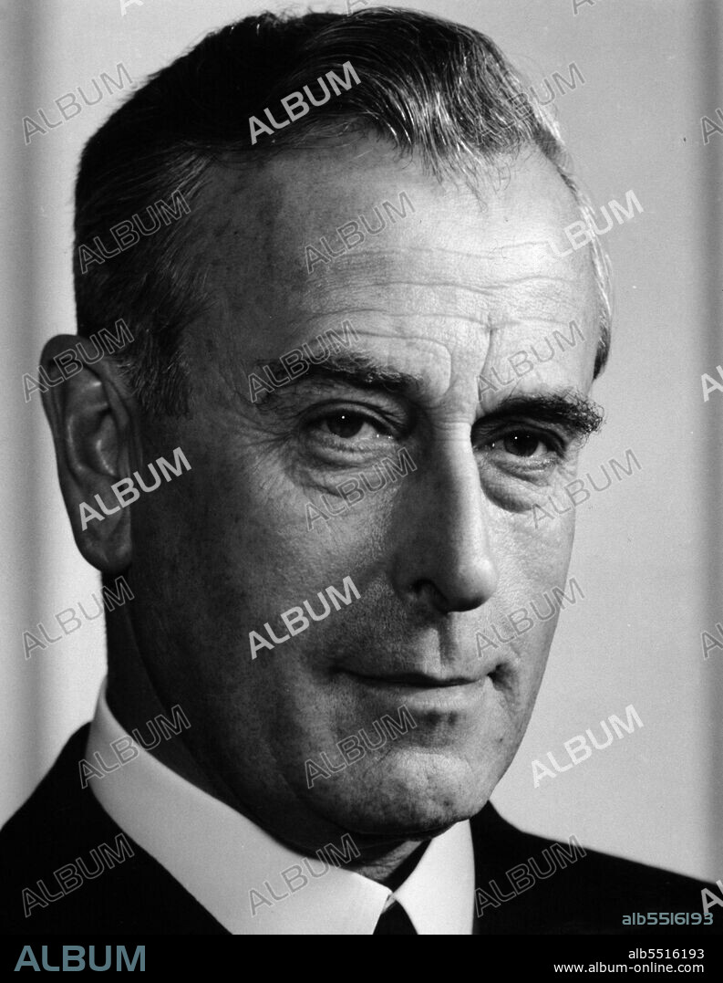 MOUNTBATTEN , LORD. LOUIS MONBATTEN. ALMIRANTE BRITANICO . 1900 - 1979.