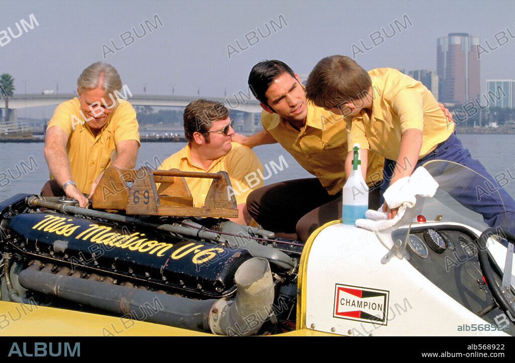 BRENT BRISCOE, FRANK KNAPP, JAKE LLOYD and JIM CAVIEZEL in MADISON, 2001, directed by WILLIAM BINDLEY. Copyright ADDISON STREET FILMS/NORTH SHORE ENTERTAINMENT/ROAD PICTURES / MARSHAK, ROBERT.