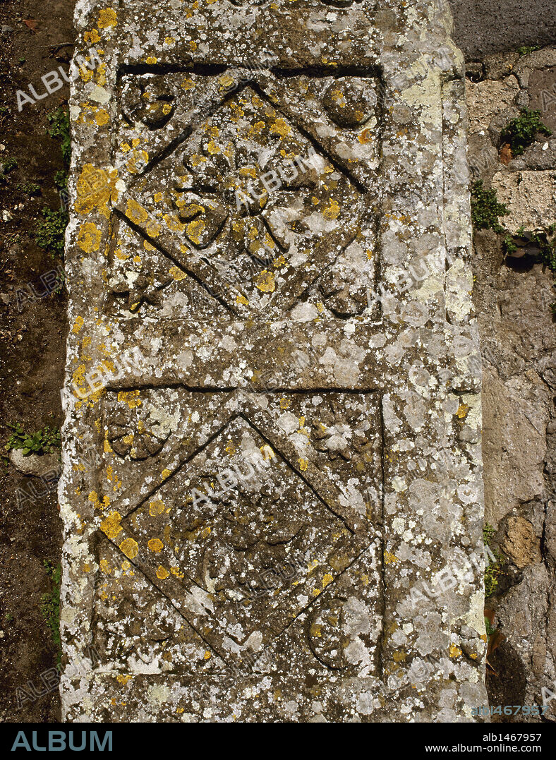 ARTE ROMANO. ITALIA. Detalle de un relieve en mármol, decorado con motivos vegetales y geométricos. VIA DE LOS SEPULCROS. POMPEYA. La Campania.