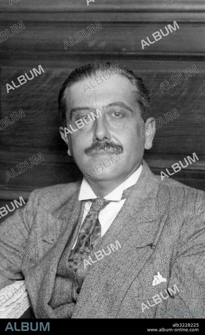 Orig. bildtext... M. BERNANOS qui a obtenu le prix Fémina Vie Heureuse 4.12.29 Anm. G Bernanos, 1888-1948, fransk jurist och författare. Mustascher Pristagare CD609 persons: GEORGES BERNANOS sites: FRANKRIKE.