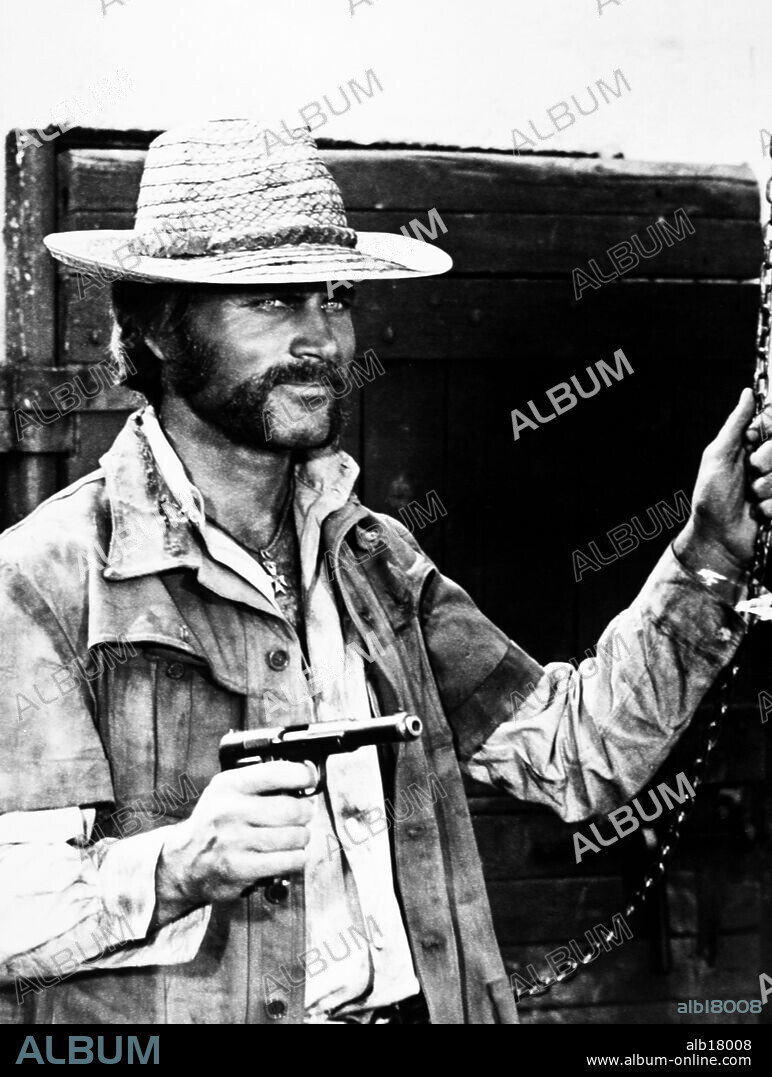 FRANCO NERO in THE MERCENARY, 1968 (IL MERCENARIO), directed by SERGIO CORBUCCI. Copyright PRODUZIONE EUROPEE ASOCIATI (PEA).