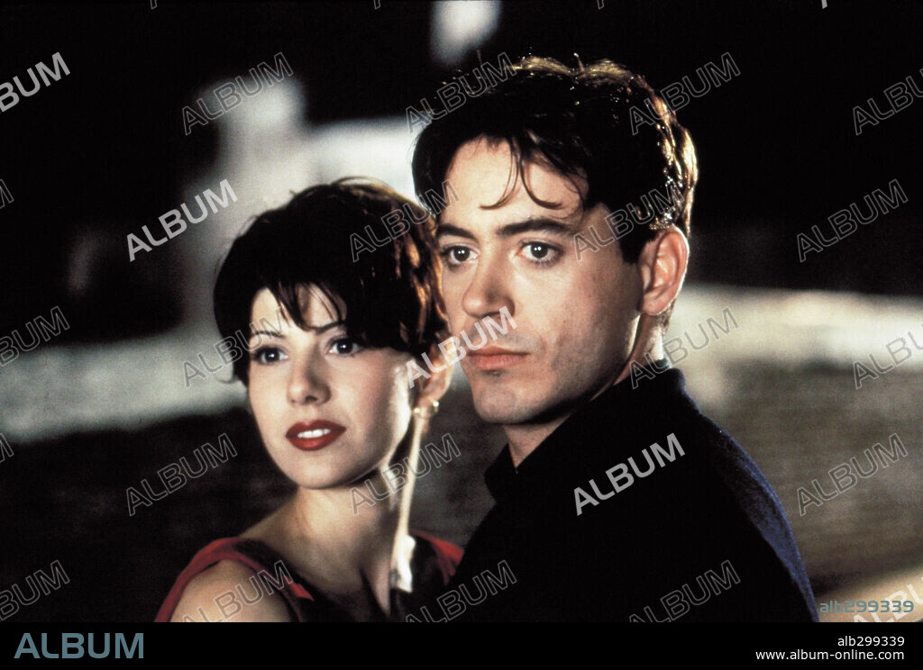 MARISA TOMEI y ROBERT DOWNEY JR. en SÓLO TÚ, 1994 (ONLY YOU), dirigida por NORMAN JEWISON. Copyright COLUMBIA TRI STAR / LARI, EMILIO.