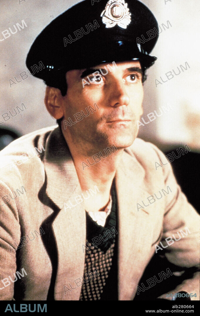 MASSIMO TROISI en EL CARTERO Y PABLO NERUDA, 1994 (IL POSTINO), dirigida por MICHAEL RADFORD. Copyright BUENA VISTA.