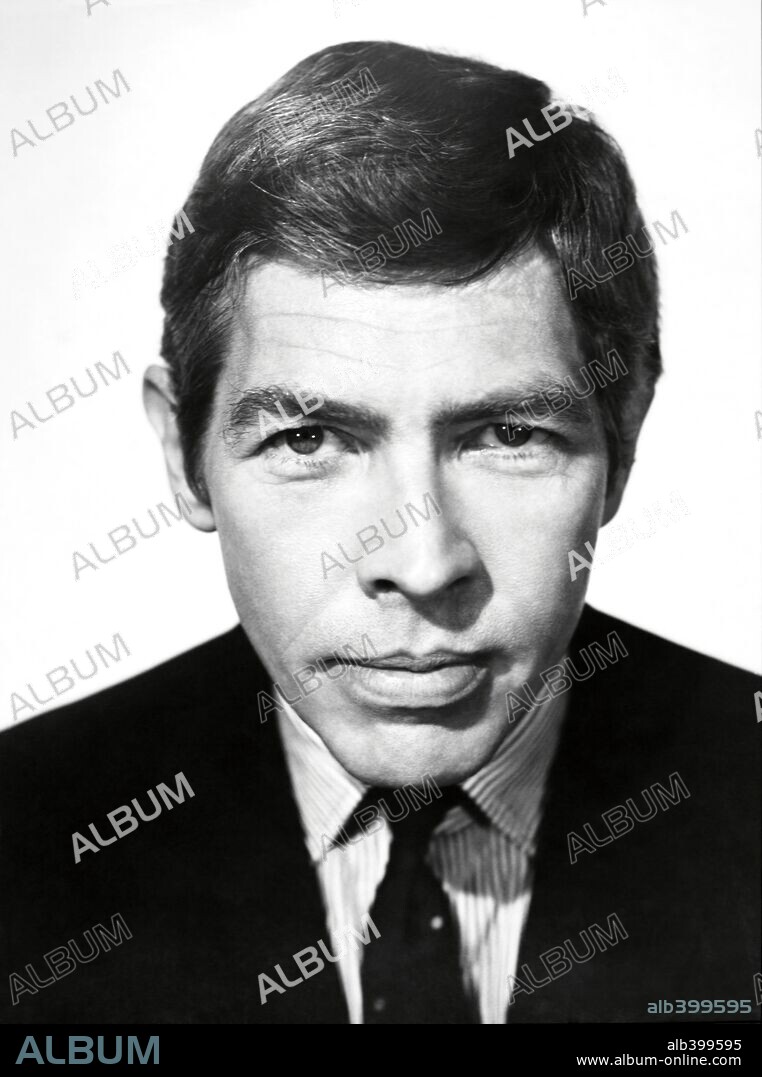 JAMES COBURN en FLINT, AGENTE SECRETO, 1966 (OUR MAN FLINT), dirigida por DANIEL MANN. Copyright 20TH CENTURY FOX.