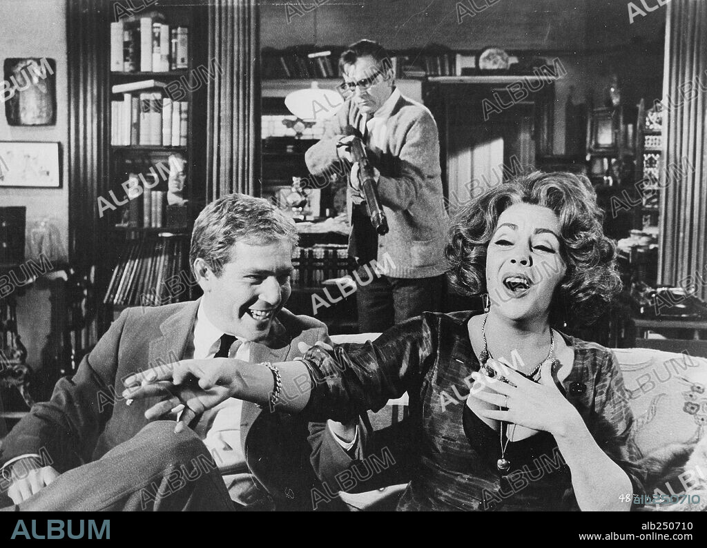 ELIZABETH TAYLOR, GEORGE SEGAL and RICHARD BURTON in WHO'S AFRAID OF VIRGINIA WOOLF?, 1966, directed by MIKE NICHOLS. Copyright WARNER BROTHERS.