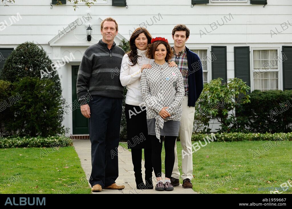 ADAM BRODY, ALIA SHAWKAT, CATHERINE KEENER y HUGH LAURIE en LA HIJA DE MI MEJOR AMIGO, 2011 (THE ORANGES), dirigida por JULIAN FARINO. Copyright LIKELY STORY/OLYMPUS PICTURES.