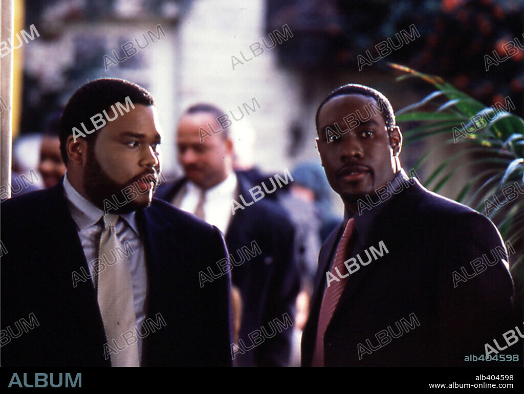 ANTHONY ANDERSON and MORRIS CHESTNUT in TWO CAN PLAY THE GAME, 2001, directed by MARK BROWN. Copyright COLUMBIA PICTURES.