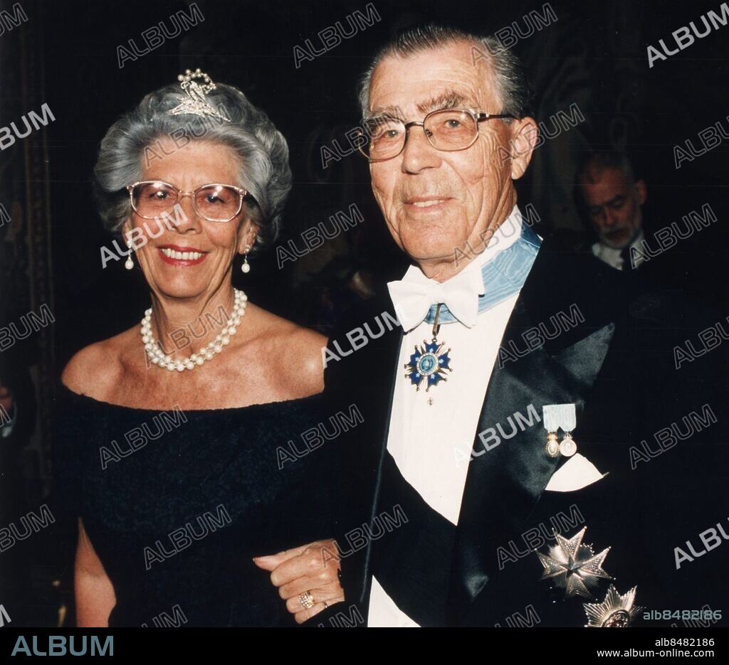 Carl Johan Bernadotte with wife Gunilla. FOTO HANS T DAHLSKOG CODE: 1003. COPYRIGHT SCANPIX SWEDEN.