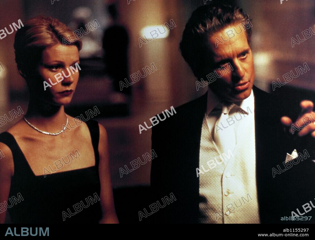 GWYNETH PALTROW and MICHAEL DOUGLAS in A PERFECT MURDER, 1998, directed by ANDREW DAVIS. Copyright WARNER BROTHERS.