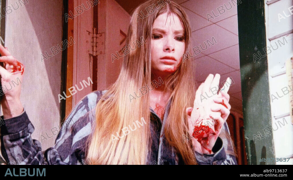 LYNN LOWRY en ME BEBO TU SANGRE, 1971 (I DRINK YOUR BLOOD), dirigida por DAVID E. DURSTON. Copyright Jerry Gross Productions.
