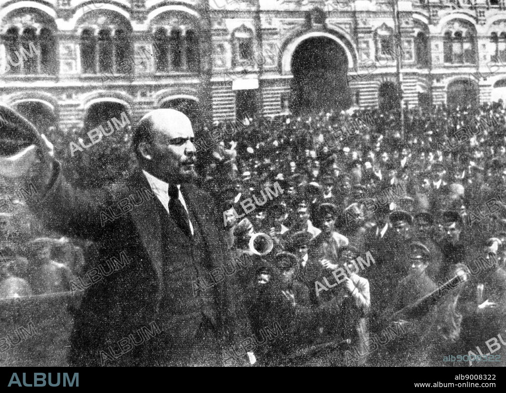 Speech by V.I. Lenin in front of the Vsevobuch regiments on Red Square. Moscow. May 25, 1919.