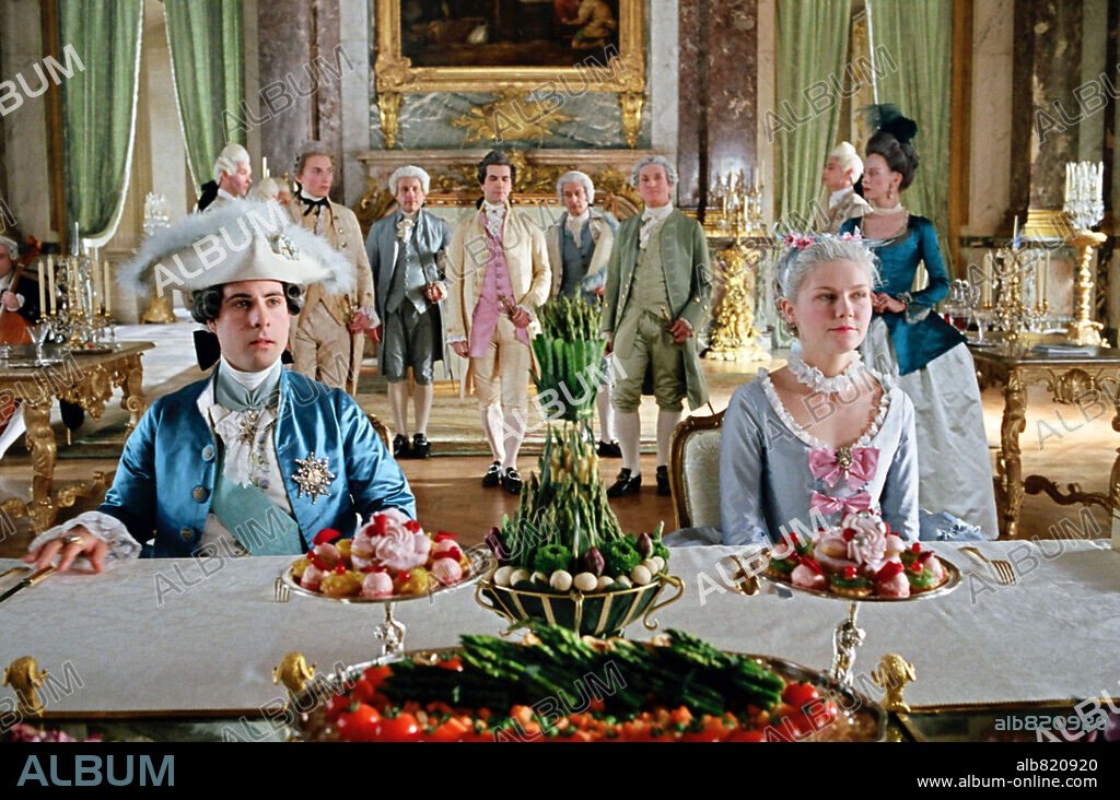 JASON SCHWARTZMAN, JUDY DAVIS und KIRSTEN DUNST in MARIE ANTOINETTE, 2006, unter der Regie von SOFIA COPPOLA. Copyright COLUMBIA PICTURES CORPORATION/AMERICAN ZOETROPE / JOHNSON, LEIGH.