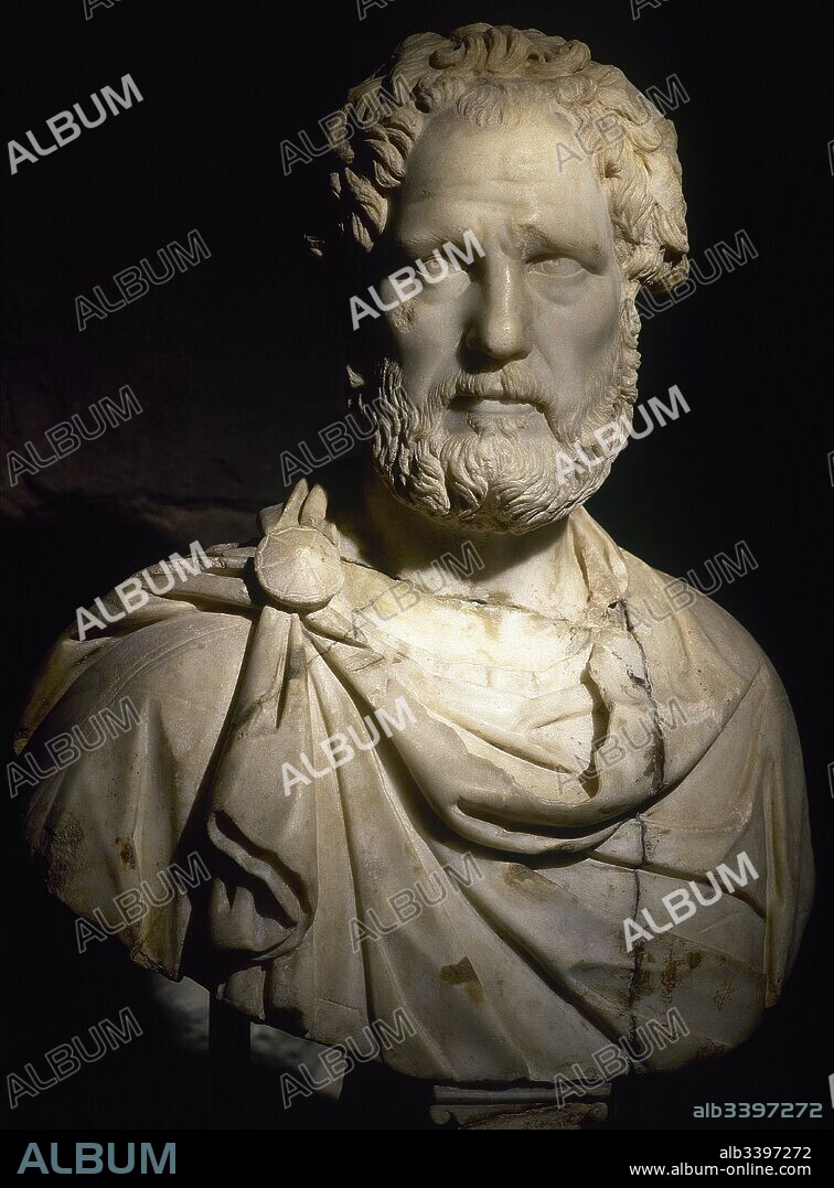 Busto romano en mármol, siglo II d. C. El retrato se atribuye a Antonino Pio (86-161) (Tito Fluvio Boyonio Arrio Aurelio Antonino Pio), quien gobernó el Imperio Romano de 138 a 161 d. C. Museo de Historia de la Ciudad. Barcelona. Cataluña.
