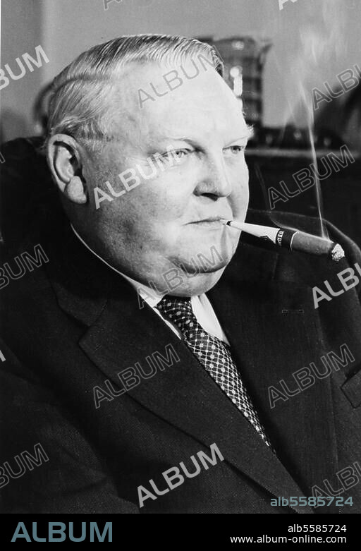 Erhard, Ludwig Politician (CDU), Fürth 4.2.1897 - Bonn 5.5.1977. Portrait picture, 1958.