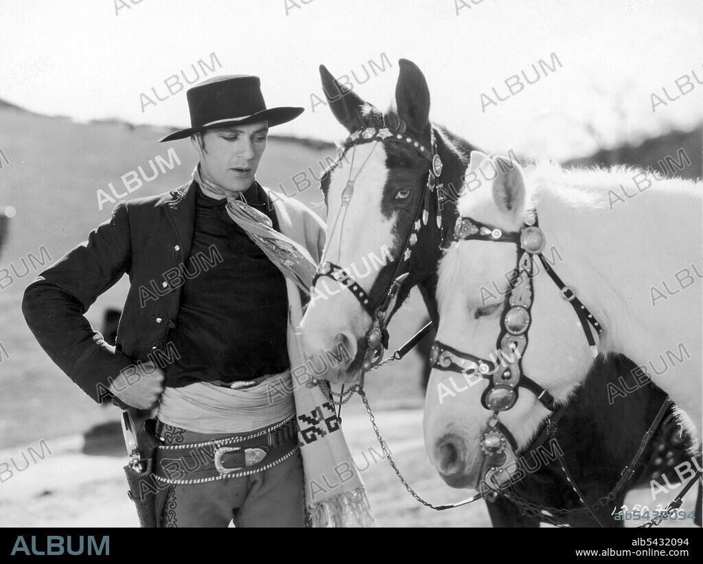 GARY COOPER in THE TEXAN, 1930, directed by JOHN CROMWELL. Copyright PARAMOUNT PICTURES.