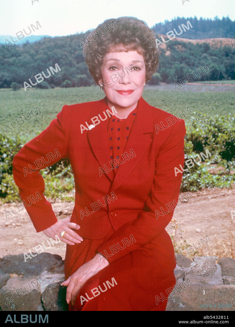 JANE WYMAN in FALCON CREST, 1981, unter der Regie von JEROME COURTLAND, PHILIP LEACOCK, REZA S. BADIYI und ROBERT FOXWORTH. Copyright LORIMAR TV.