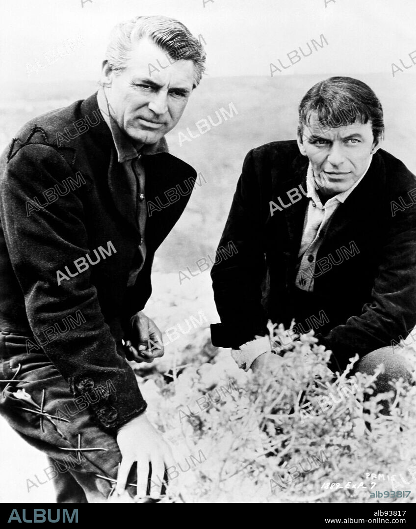CARY GRANT y FRANK SINATRA en ORGULLO Y PASIÓN, 1957 (THE PRIDE AND THE PASSION), dirigida por STANLEY KRAMER. Copyright STANLEY KRAMER CO./UNITED ARTISTS.