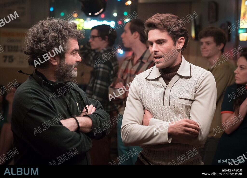 JOE BERLINGER y ZAC EFRON en EXTREMADAMENTE CRUEL, MALVADO Y PERVERSO, 2019 (EXTREMELY WICKED, SHOCKINGLY EVIL AND VILE), dirigida por JOE BERLINGER. Copyright VOLTAGE PICTURES.