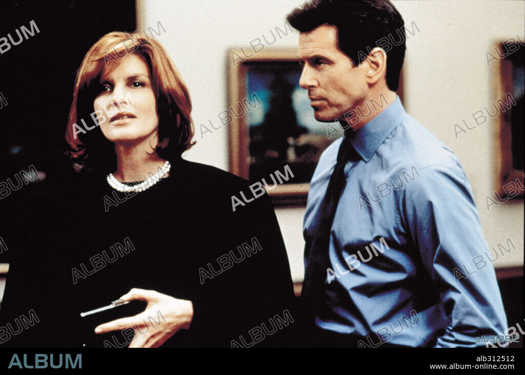PIERCE BROSNAN und RENE RUSSO in THE THOMAS CROWN AFFAIR, 1999, unter der Regie von JOHN MCTIERNAN. Copyright UNITED ARITSTS.