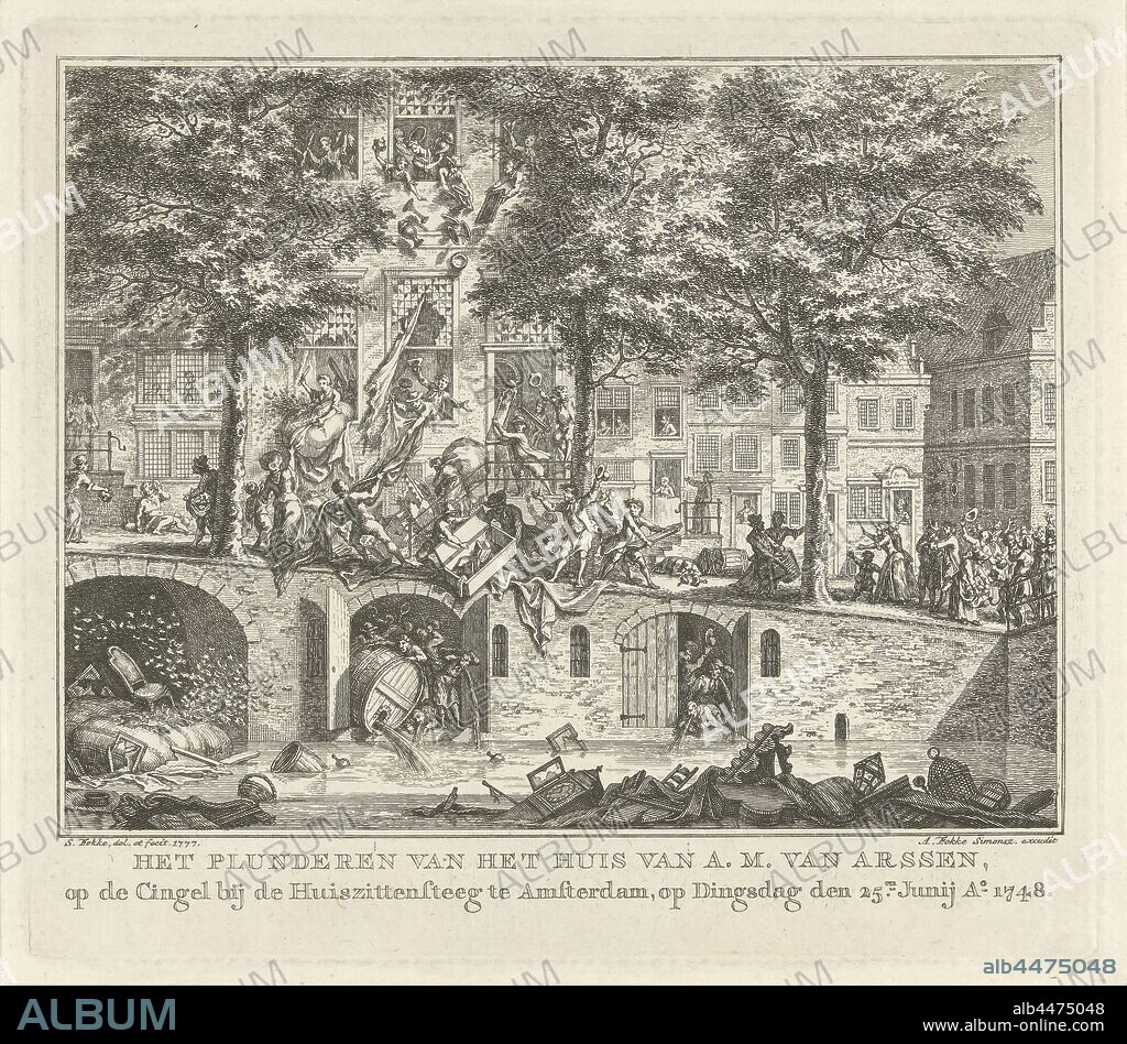 Sacking the house of A.M. van Arssen in Amsterdam, 1748 Plundering the house of A.M. van Arssen, on the Cingel at the Huiszittensteeg in Amsterdam, on Tuesday the 25th and Junij Ao 1748 (title on object), The looting of the house of taxpayer A.M. van Arssen and the underlying warehouses and cellars on Singel 187 during the Pachtersoproer, 25 June 1748. From the house, figures throw all sorts of household goods on the street and in the canal, looting, riot, Amsterdam, Simon Fokke (mentioned on object), 1777, paper, etching, h 177 mm × w 202 mm.