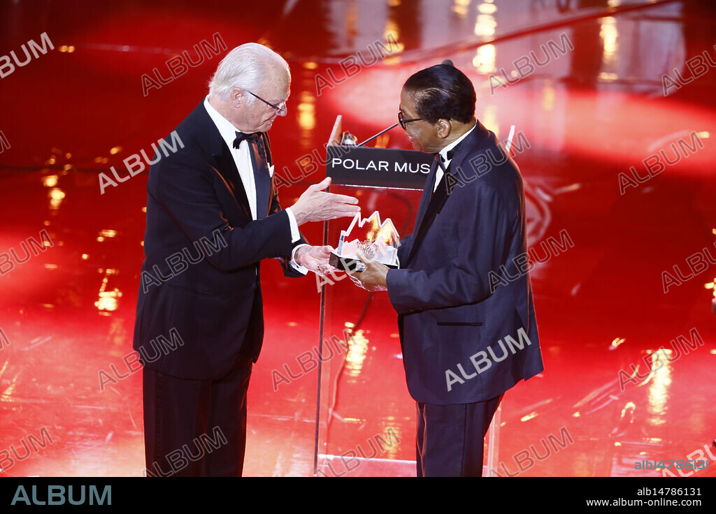 King Carl Gustaf awards American jazz musician Herbie Hancock the 2025 Polar Music Prize at the Polar Music Prize gala at the Grand Hotel in Stockholm, Sweden 27 May 2025. Photo: Stefan Jerrevång / TT / Code 60160.