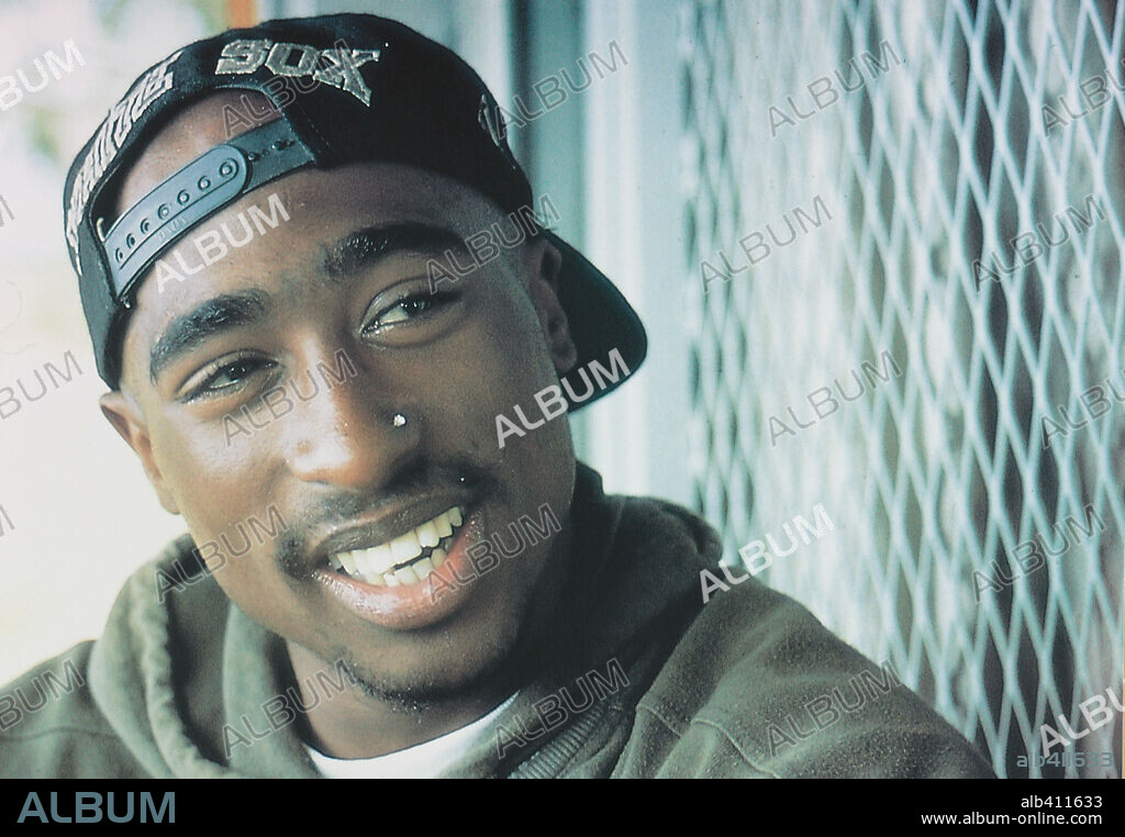 TUPAC SHAKUR en JUSTICIA POÉTICA, 1993 (POETIC JUSTICE), dirigida por JOHN SINGLETON. Copyright COLUMBIA PICTURES.