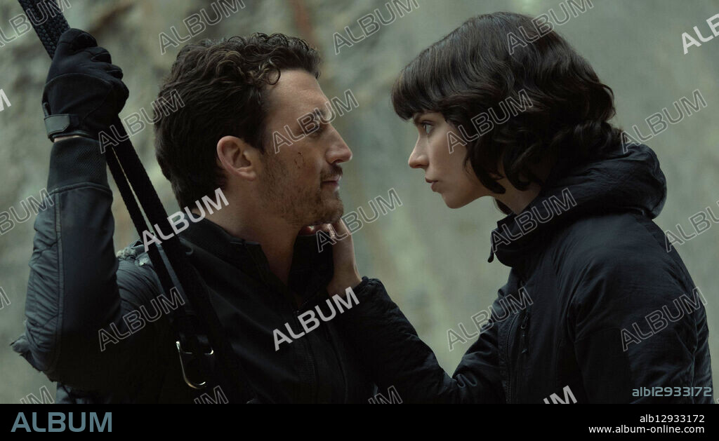 ANYA TAYLOR-JOY y MILES TELLER en EL ABISMO SECRETO, 2025 (THE GORGE), dirigida por SCOTT DERRICKSON. Copyright Apple Original Films.