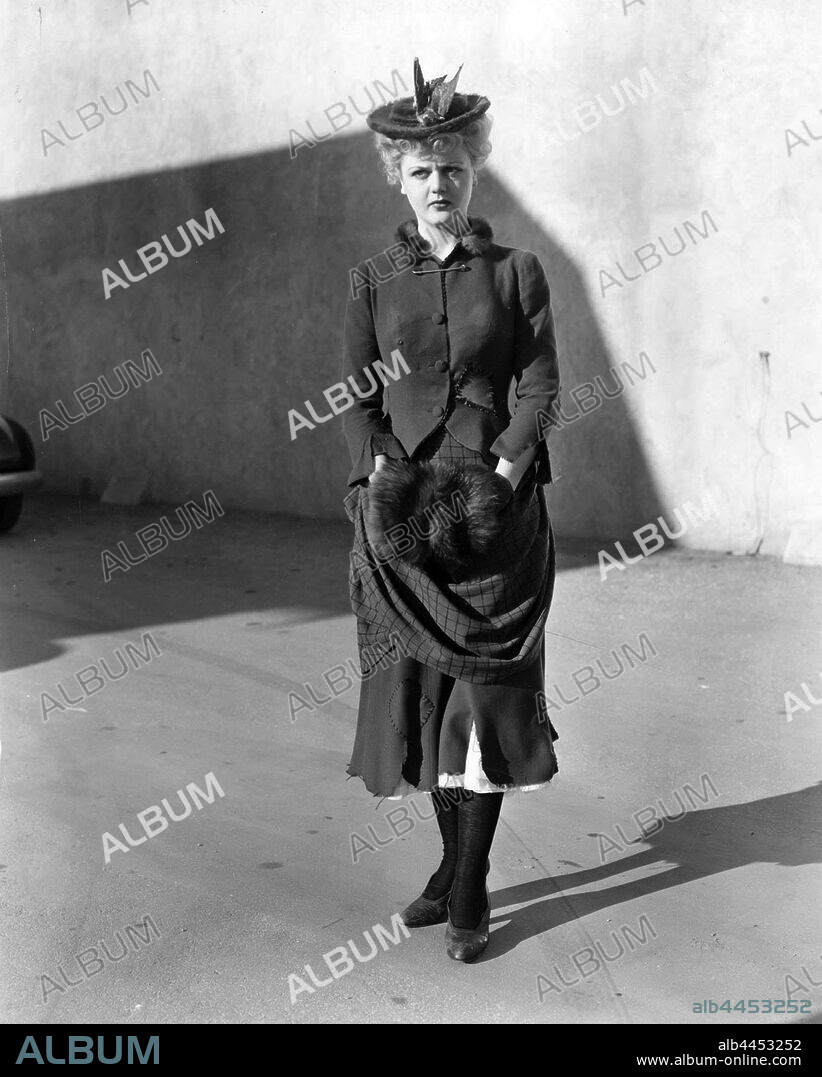ANGELA LANSBURY in THE PICTURE OF DORIAN GRAY, 1945, directed by ALBERT LEWIN. Copyright M.G.M.