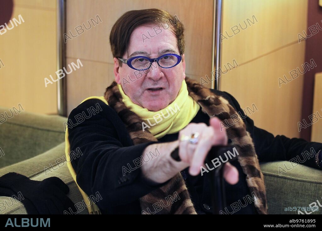 Sevilla, 03/02/2015. Entrevista con el escritor Luis Antonio de Villena. Foto: Raúl Doblado. Archsev.